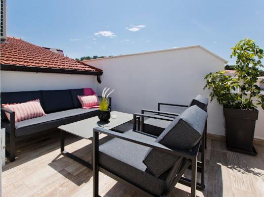 Apartments Bubalo Хвар Экстерьер фото