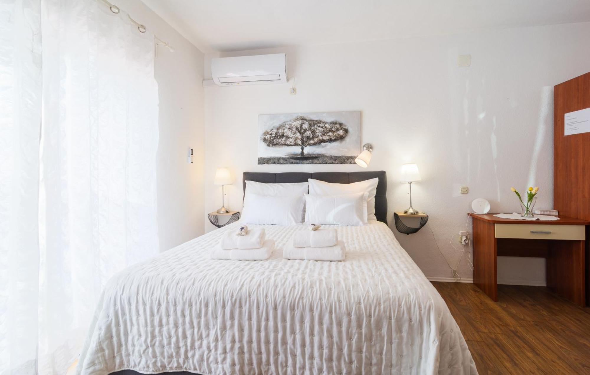 Apartments Bubalo Хвар Номер фото